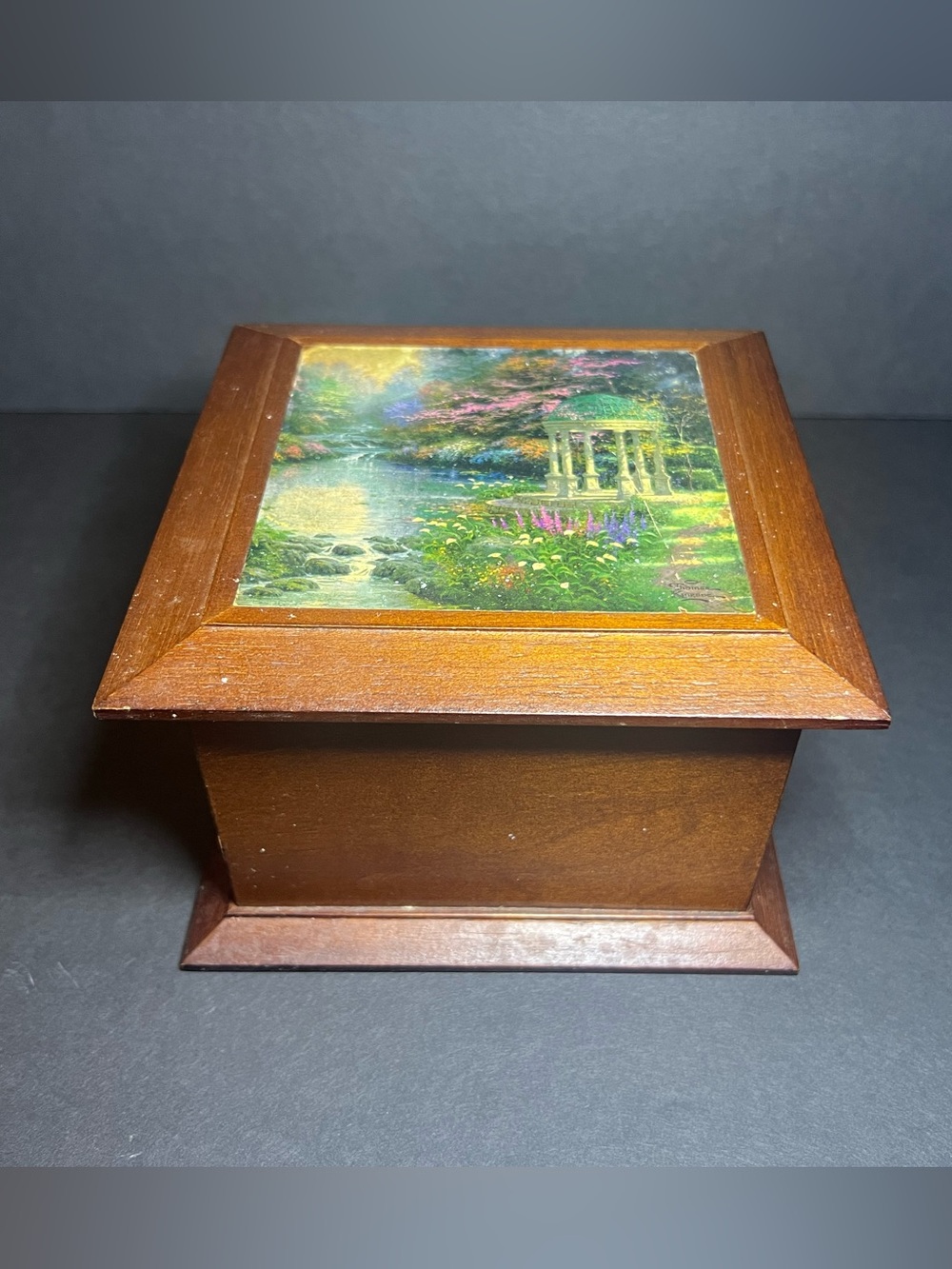 Thomas Kinkade Square Wooden Mirrored Avon Gazebo Garden of Prayer Jewelry Box